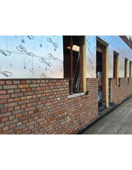 Recticel Eurowall, cienka płyta PIR do termoizolacji poddasza lub muru trójwarstwowego