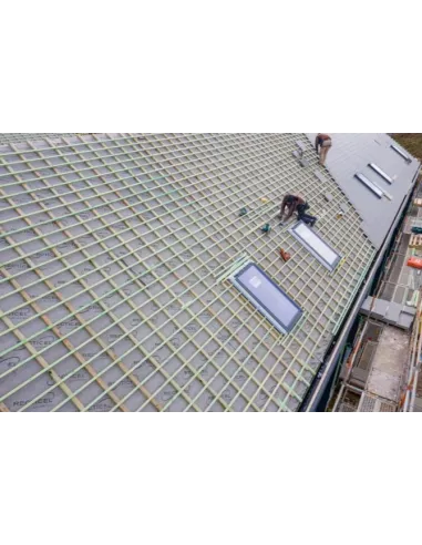 Recticel Powerroof Max,  Izolacja nakrokwiowa na dachy spadziste, opatrzona w folię RECTIVENT z samoprzylepnymi zakładami